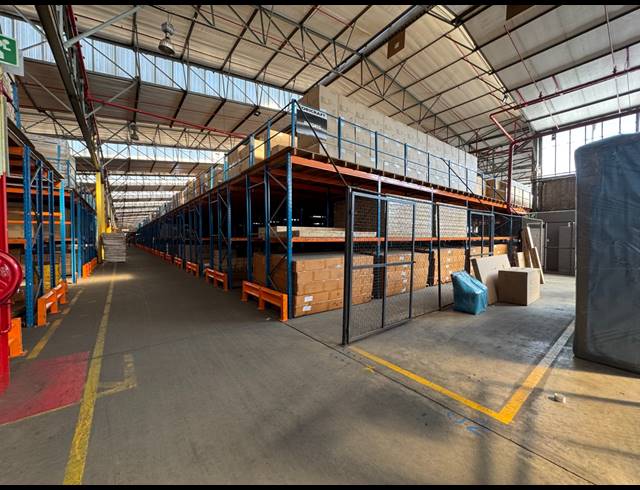 19,360M² WAREHOUSE FOR SALE IN STORMILL